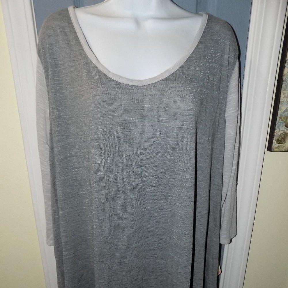 Liz Lange Maternity Gray Knit Top 3/4 Sleeves NEW